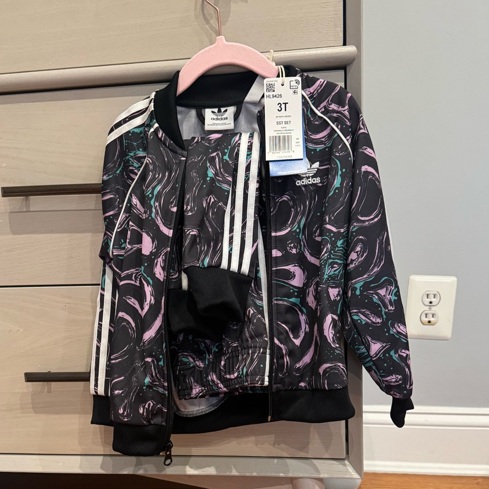 Brand new never used adidas sweatsuit